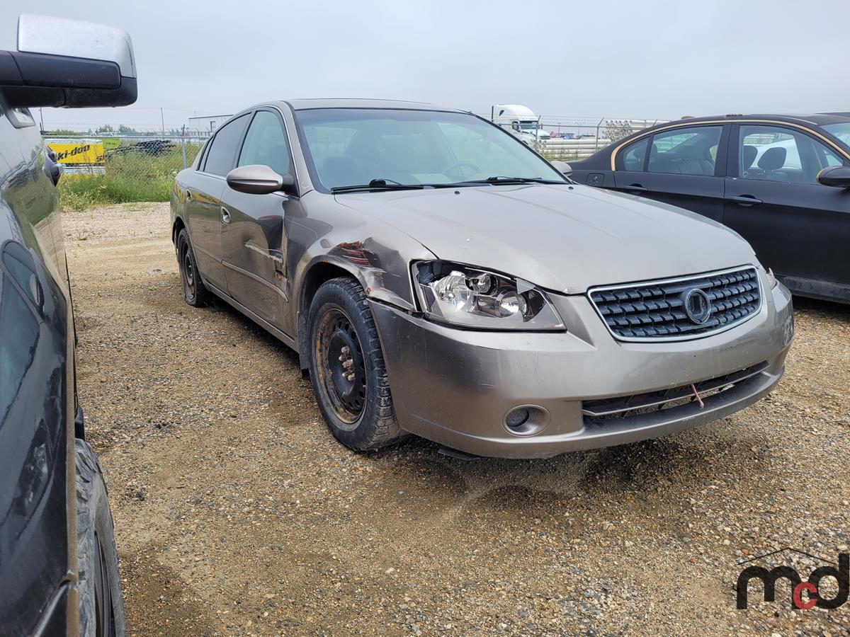 SALVAGE UNIT 2005 Nissan Altima Car (NonRunner)